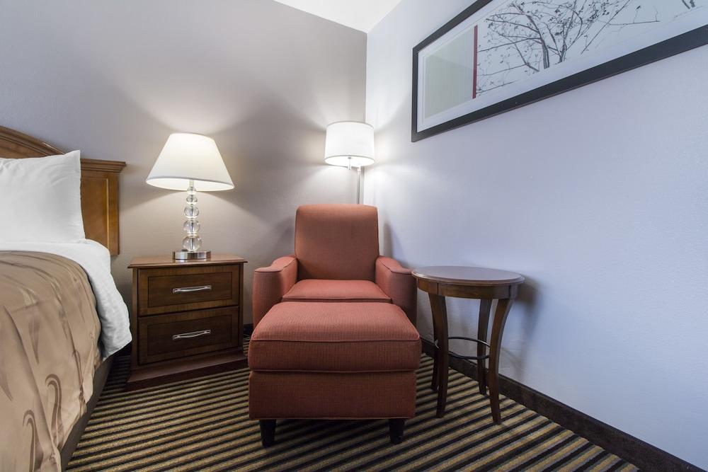 Ramada Bayside Inn & Suites יוריקה מראה חיצוני תמונה