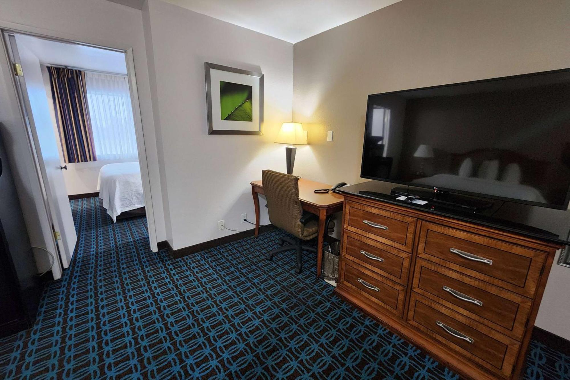 Ramada Bayside Inn & Suites יוריקה מראה חיצוני תמונה