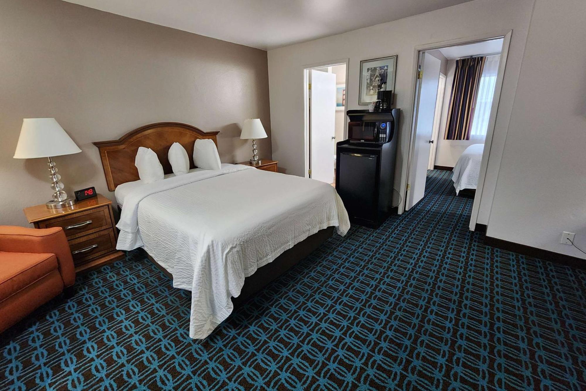Ramada Bayside Inn & Suites יוריקה מראה חיצוני תמונה