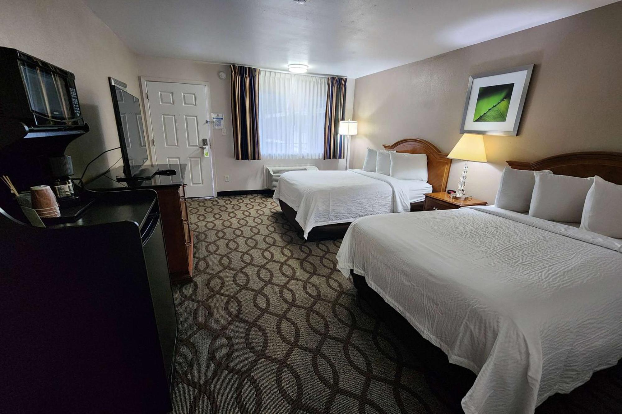 Ramada Bayside Inn & Suites יוריקה מראה חיצוני תמונה
