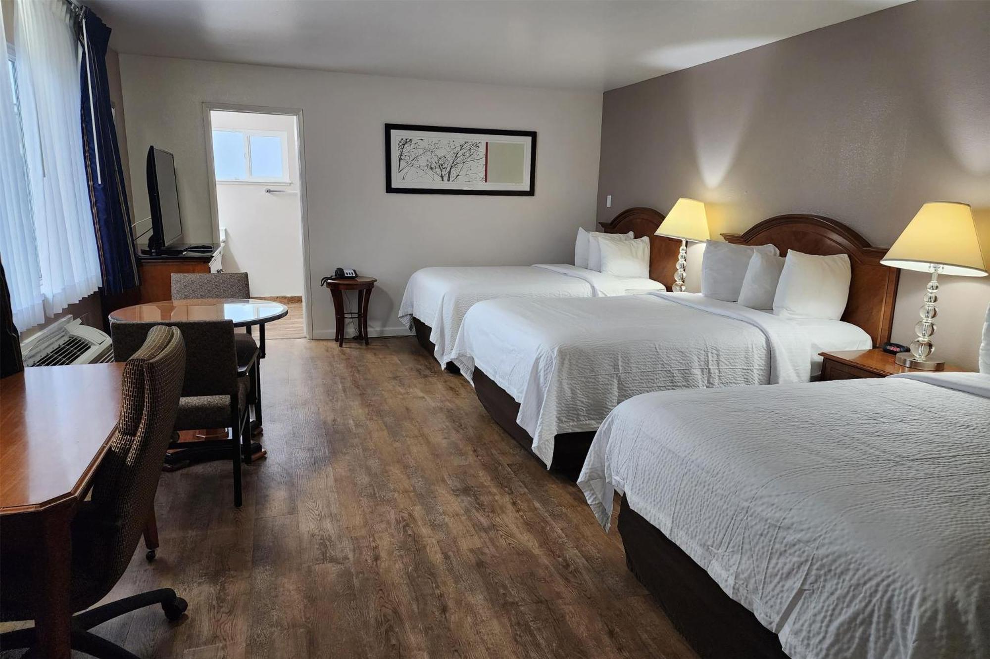 Ramada Bayside Inn & Suites יוריקה מראה חיצוני תמונה