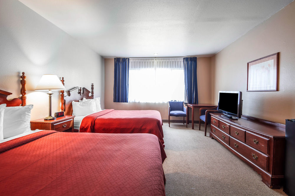 Ramada Bayside Inn & Suites יוריקה מראה חיצוני תמונה