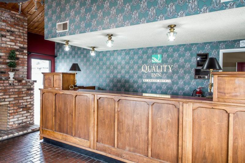 Ramada Bayside Inn & Suites יוריקה מראה חיצוני תמונה