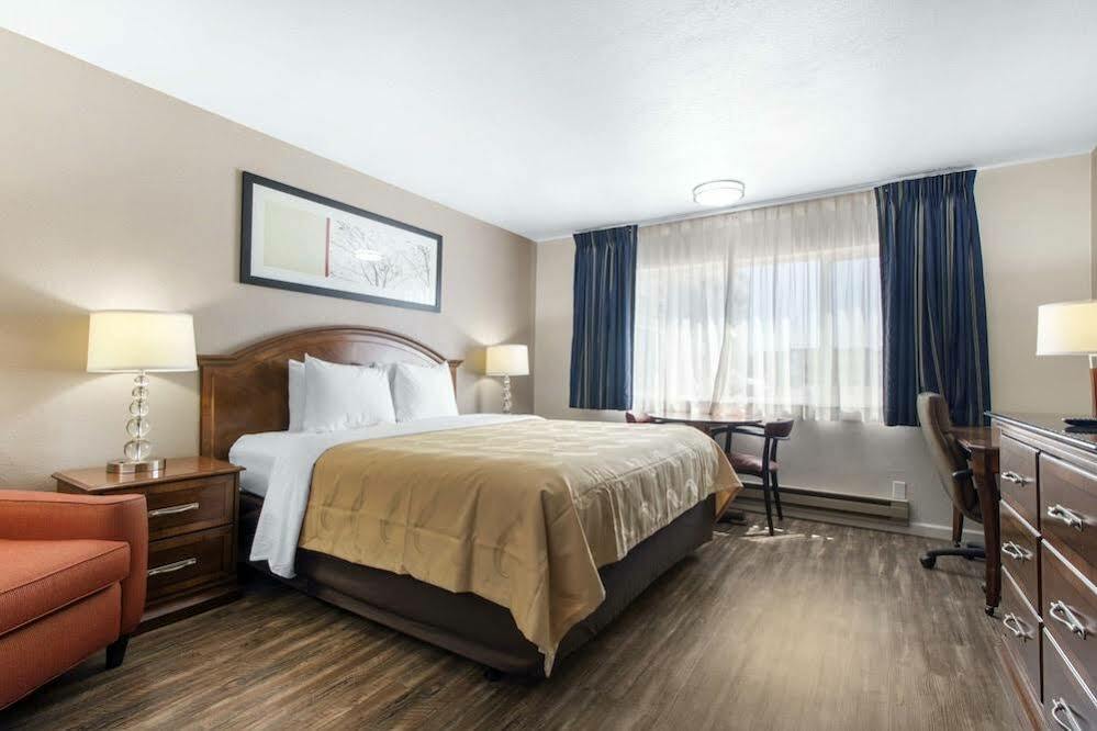 Ramada Bayside Inn & Suites יוריקה מראה חיצוני תמונה